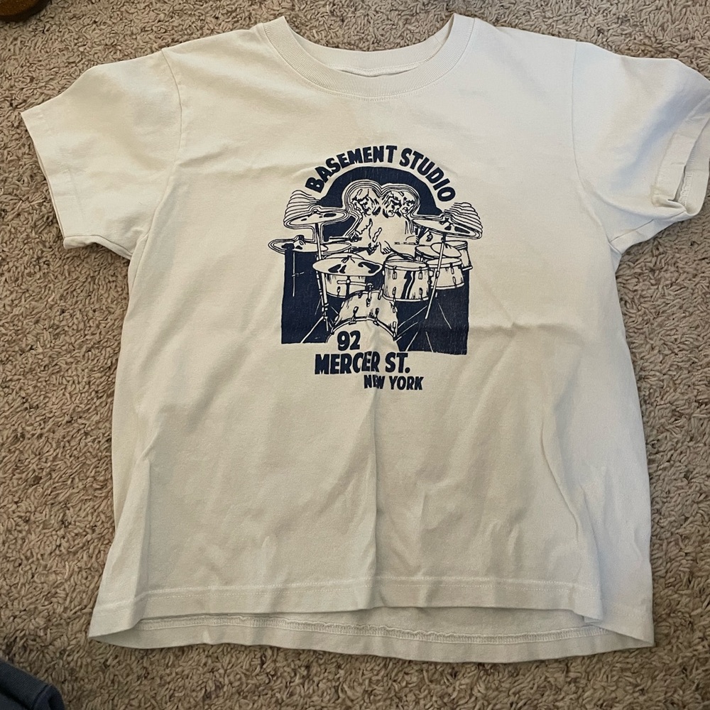 COPY - brandy melville graphic tshirt